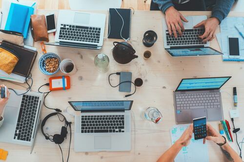 Tecnologia, servizi e dispositivi che abbandoneremo presto e quelli di cui non potremo fare a meno