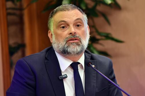 Caccia, le associazioni: “De Carlo ci fa lavorare troppo”. La replica del senatore: “Faccio solo il mio dovere”