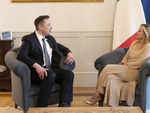 Sondaggio gela Pd-M5s: cosa pensano gli italiani di Musk. E Meloni vola