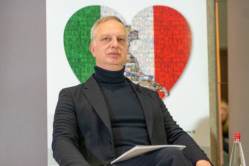 L’antifascismo in libreria è un clamoroso fallimento. Scurati e Canfora non sfondano