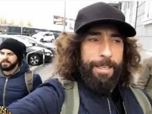 Pugni, calci e sputi, Brumotti aggredito a Brescia dagli spacciatori