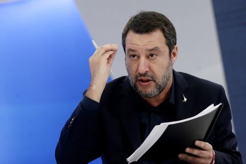 Migranti, Ong denuncia Salvini, Minniti e Mogherini: "Crimini contro l'umanità"