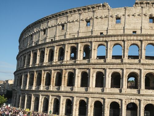 Roma, servizi più cari per il Giubileo: aumenti su musei e wc pubblici
