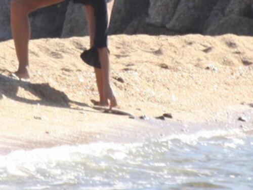 Sardegna, turista francese porta via due chili di sabbia: multata
