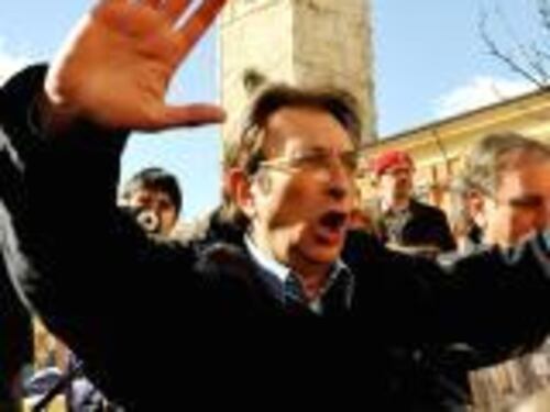 L'Aquila: promesse di poltrone in cambio di voti fra Pd e Fli