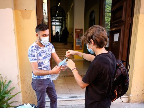 Coronavirus. cresce l'età media dei contagiati in Italia e aumentano i focolai