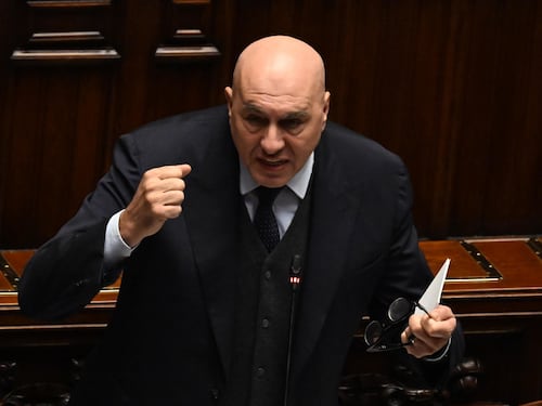 Ucraina, Crosetto: "Qualcuno si vergogna di aiutare Kiev, io orgoglioso"