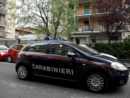 Strage in famiglia: accoltella a morte i figli piccoli, la moglie e la suocera