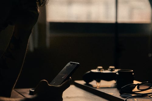 Hikikomori, lo psichiatra Tonioni ai genitori: "Date loro fiducia"