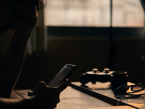 Hikikomori, lo psichiatra Tonioni ai genitori: "Date loro fiducia"