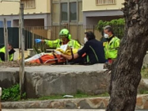 Ladispoli, la donna accoltellata dal marito operata d'urgenza: è molto grave