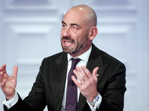 Influenza, "una delle peggiori di sempre": Bassetti lancia l'allarme rosso