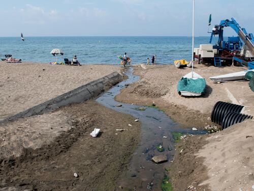 Mare nero nel Lazio, inquinamento elevato nel 71% dei punti monitorati
