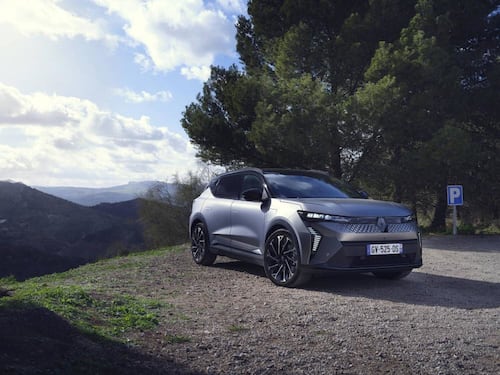 Anche Scenic passa all'elettrico