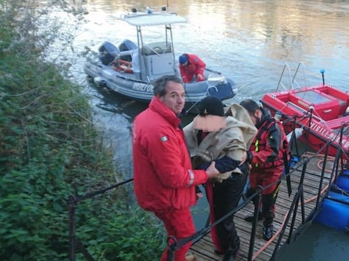 Roma, donna salvata dalle acque del Tevere