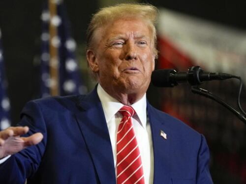 Primarie Usa, Trump sbaraglia la concorrenza nel New Hampshire. Ma Haley non si ritira