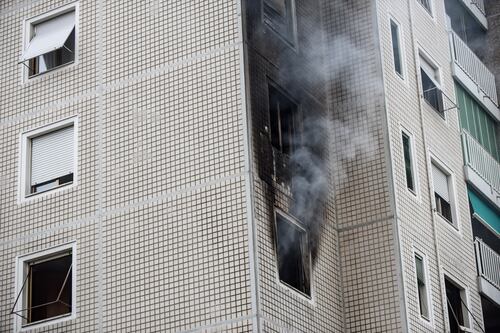Milano, incendio in appartamento. Evacuato palazzo di 14 piani