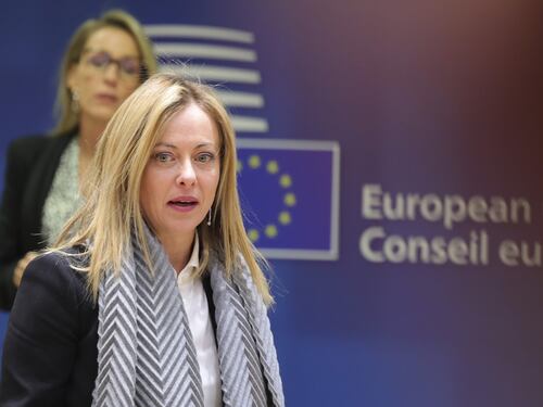 Il retroscena sulla decisione di Meloni sul pos: “Non vale la pena scontrarsi con l’Ue”
