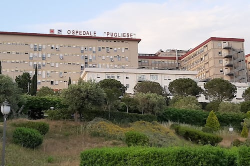 Catanzaro, bimbo di 18 mesi muore in ospedale. Ricoverati altri quattro: ipotesi batterio all’asilo