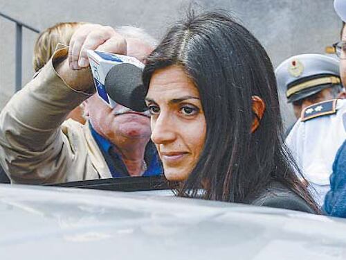"L’ho scelto io". Adesso Virginia smentisce Raggi