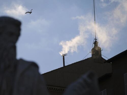 Vaticano, ma quale Papa italiano: fra risse e potere non ce ne saranno più. Il retroscena di Bisignani