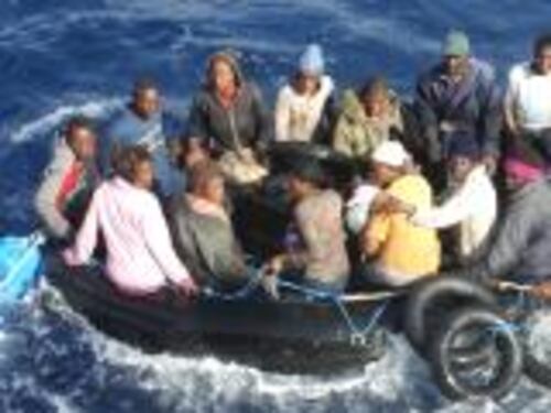 Respinti 75 immigrati, il premier: "Serve rigore"