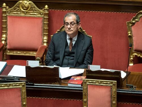 Tria invia la lettera all'Ue. E non parla di Reddito e Quota 100