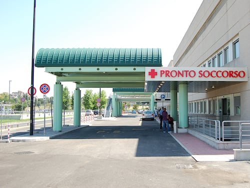 Coronavirus, richiamati 98 pazienti del pronto soccorso di Tor Vergata. Sono i contatti del poliziotto