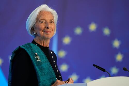 Bce, fa i conti in tasca a tutti ma poi Lagarde si aumenta lo stipendio