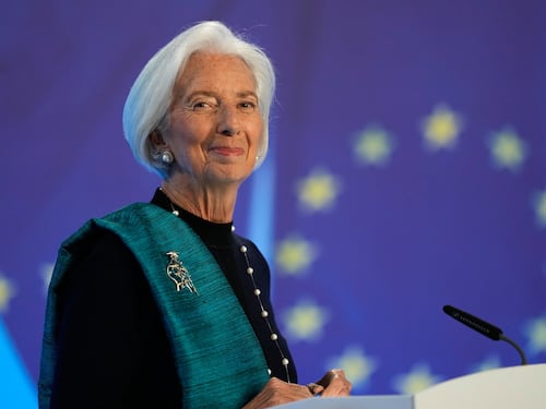 Bce, fa i conti in tasca a tutti ma poi Lagarde si aumenta lo stipendio