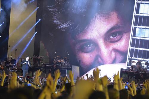 Pino Daniele, torna la sua voce con "Again": l'inedito e l'anteprima al Maradona