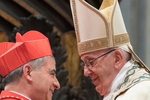 Papa Francesco celebra la messa con Angelo Becciu