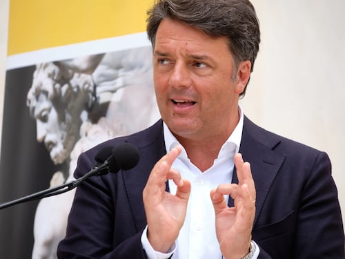 Pd e Italia Viva si scannano. La mossa di Renzi è con Berlusconi