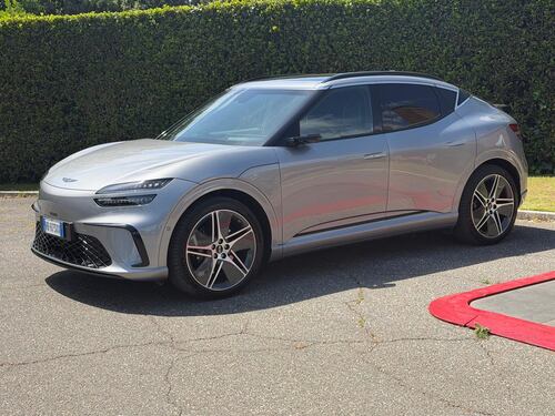 Genesis lusso Made in Corea