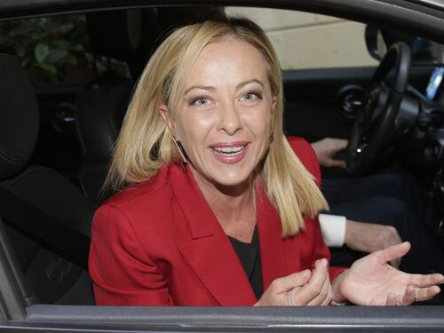 Meloni smonta le piazze rosse: “La sinistra attacca il governo che ancora non c'è”