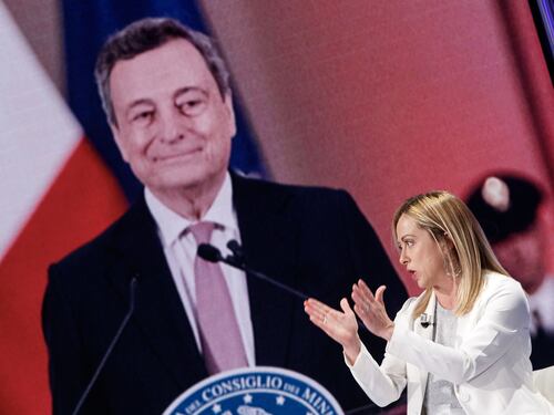 "Se il green pass funziona togliere lo stato d'emergenza". Meloni vede Draghi e dà l'ultimatum