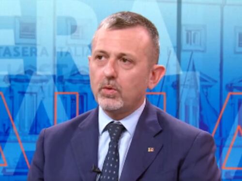 Stasera Italia, Delmastro contro le femministe: "Utero in affitto? Pratica disumana"