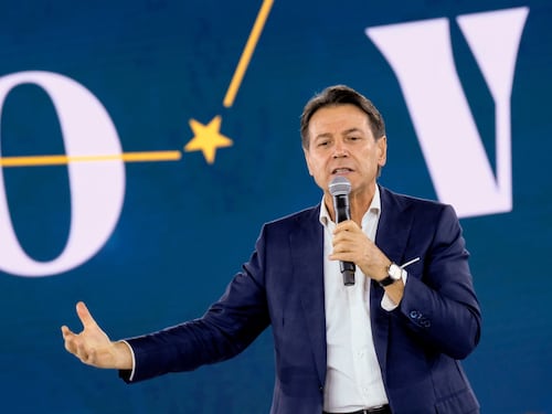 M5S, emorragia di voti. Lannutti: "Gli animali hanno preso il potere"