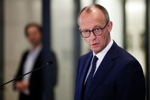 Iran, Merz a Trump: "Sbagliato sospendere le sanzioni sul petrolio alla Russia"