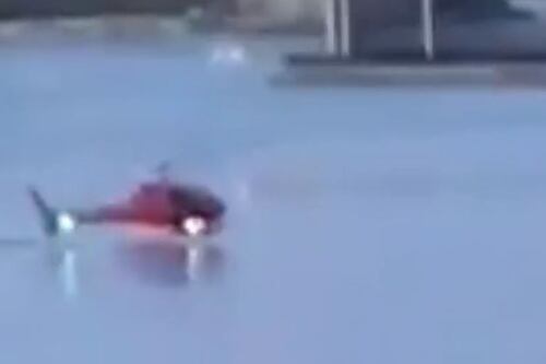 New York, elicottero si schianta nell'East River. Morti 5 turisti