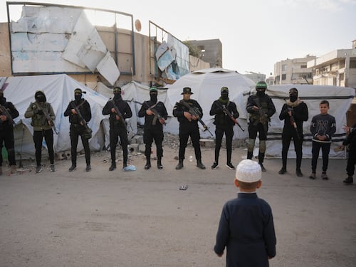Gaza, esplode la protesta nelle strade: "Hamas fuori, vogliamo vivere"
