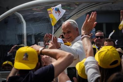 Acerra, Papa Leone: "Serve cambiamento di mentalità per risanare la Terra dei Fuochi"