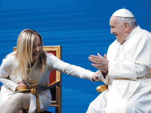 Meloni e Bergoglio nel mirino di Mosca