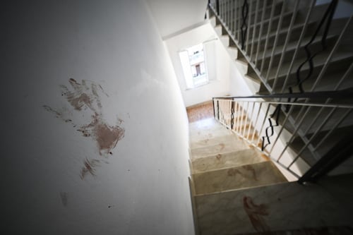 Famiglia bengalese sterminata a Roma, c'è un'ipotesi di movente: le indagini e la caccia al killer