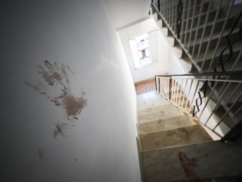 Famiglia bengalese sterminata a Roma, c'è un'ipotesi di movente: le indagini e la caccia al killer