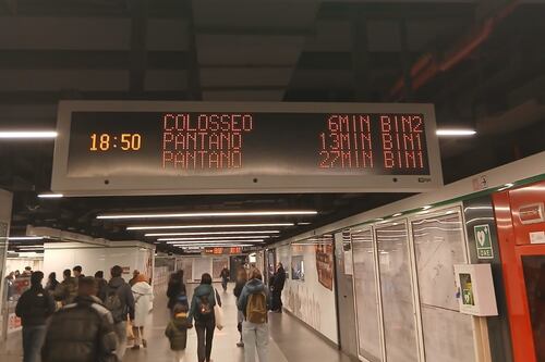 La metro C si allunga e l'attesa in banchina diventa infinita. Fino a 20 minuti