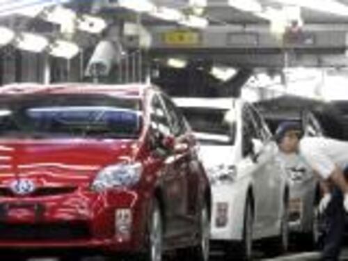 Toyota richiama 430 mila veicoli ibridi