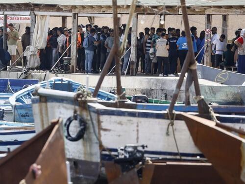 Meloni: un pezzo d'Italia aiuta arrivi illegali. Al Csm raccolta di firme per la giudice pro-migranti