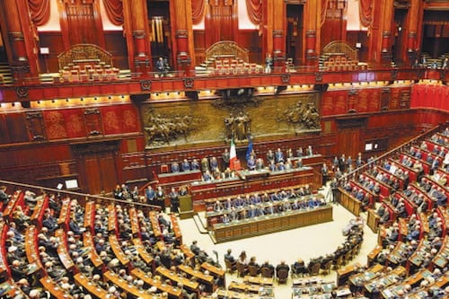 Stipendi più alti ai ministri, FI spiazza M5S e Pd: "Giù quelli dei parlamentari"