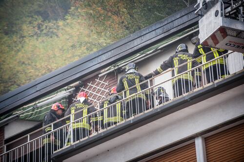 Como, i rilievi nell'appartamento in fiamme
